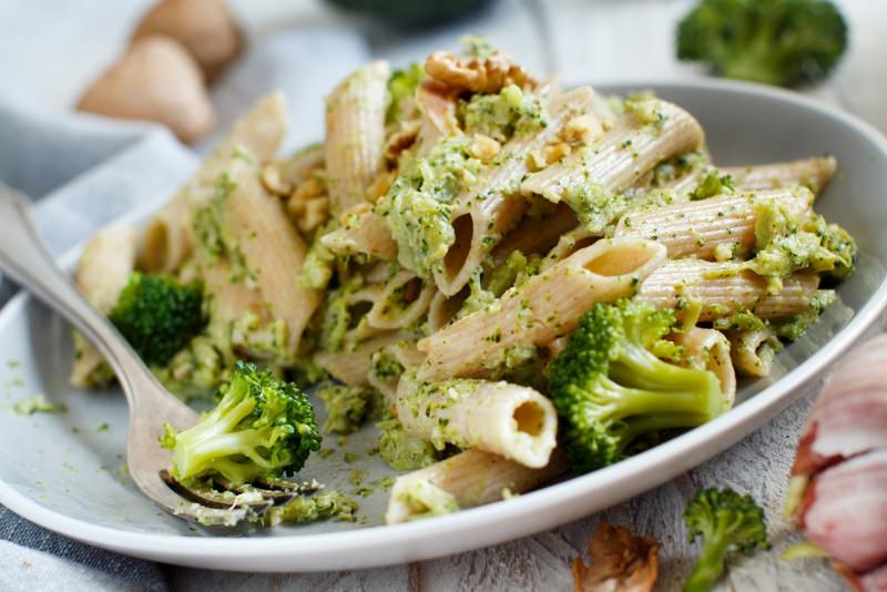 primopiatto pronto pasta penne integrali con crema di broccoli noci aglio